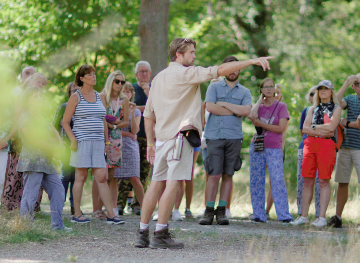 Sharing stories with the public. Photo credit: Paul Bates and Gabrielle Milanese