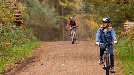 familycyclingdelemere.jpg