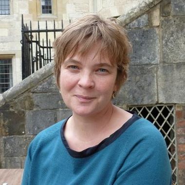 Dr Melanie  Giles