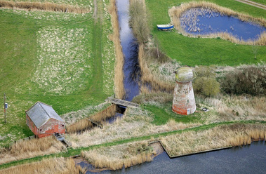 Clippesby Mill .jpg 2