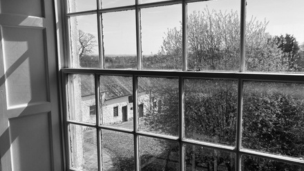 GK-IMG_01-Siting-at-the-window-8D8FB.jpeg 3